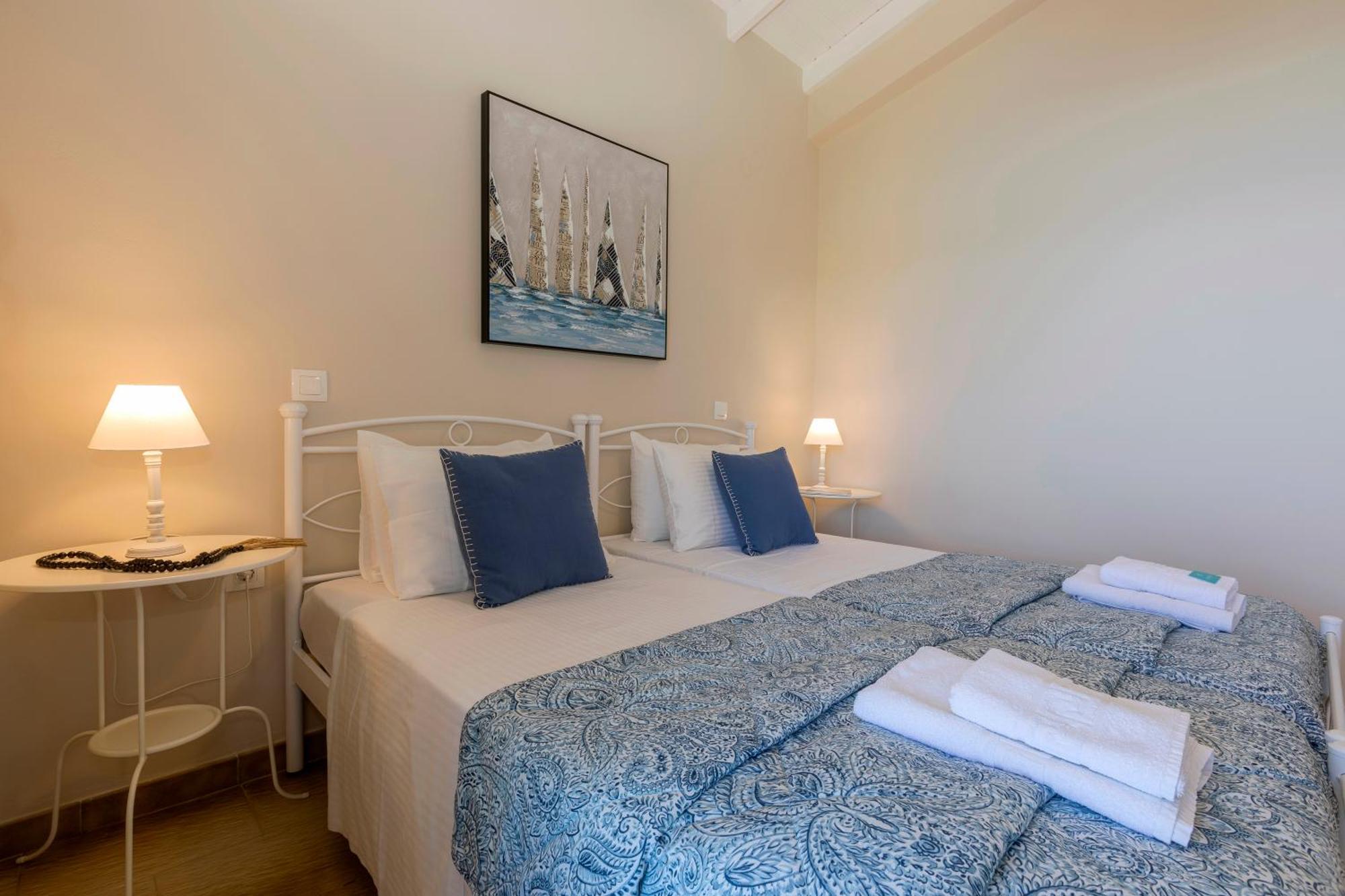 Alisachni Apartments Apraos Bilik gambar